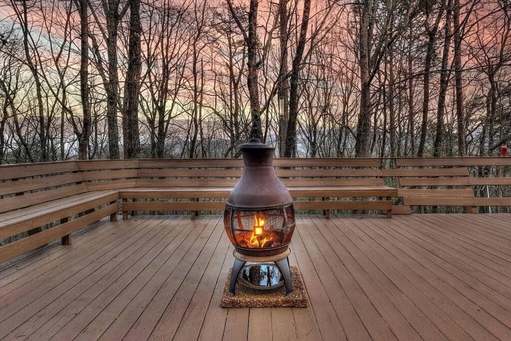 Blue Ridge Bliss- Spacious Cabin, Pets, Hot Tub! エクステリア 写真