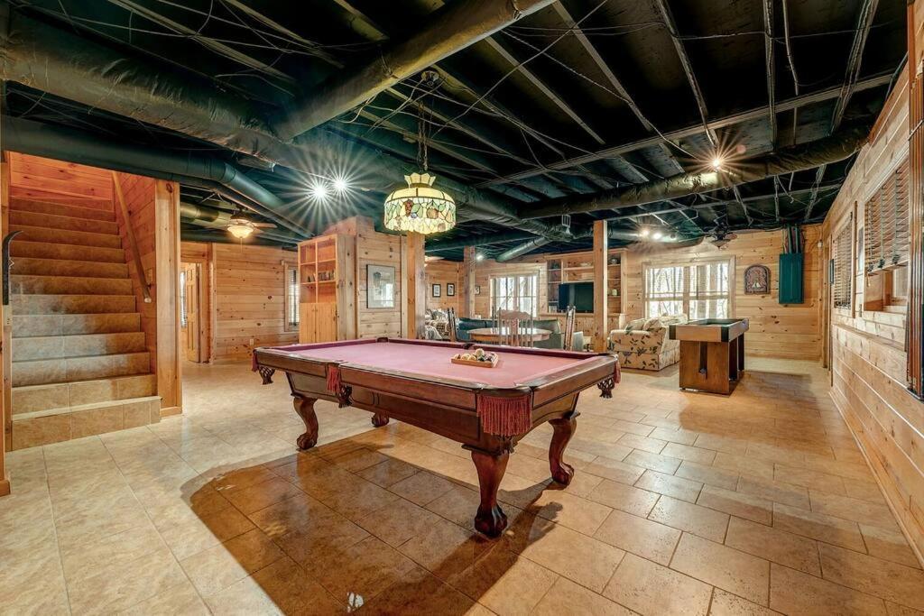 Blue Ridge Bliss- Spacious Cabin, Pets, Hot Tub! エクステリア 写真
