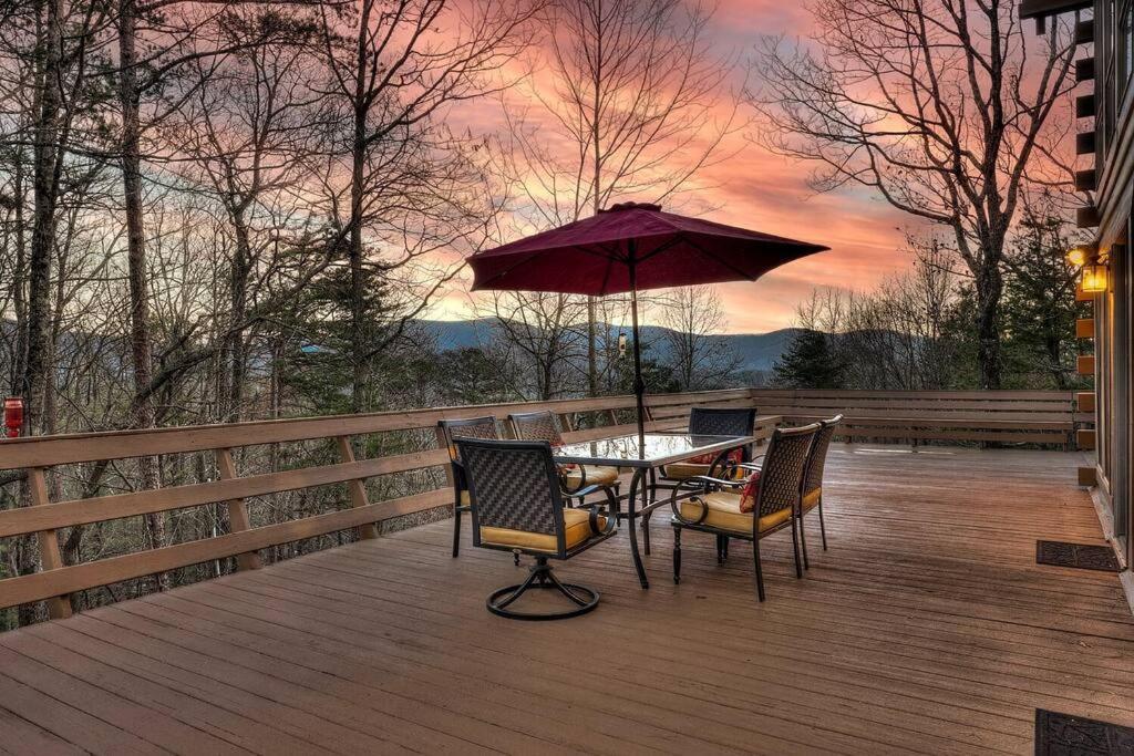 Blue Ridge Bliss- Spacious Cabin, Pets, Hot Tub! エクステリア 写真