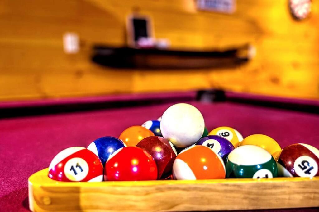 Blue Ridge Bliss- Spacious Cabin, Pets, Hot Tub! エクステリア 写真