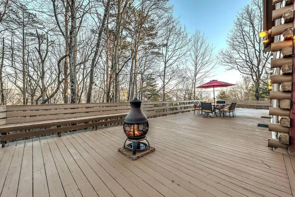 Blue Ridge Bliss- Spacious Cabin, Pets, Hot Tub! エクステリア 写真