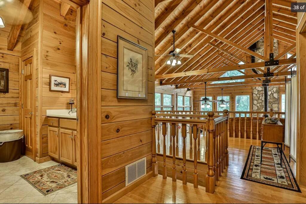 Blue Ridge Bliss- Spacious Cabin, Pets, Hot Tub! エクステリア 写真