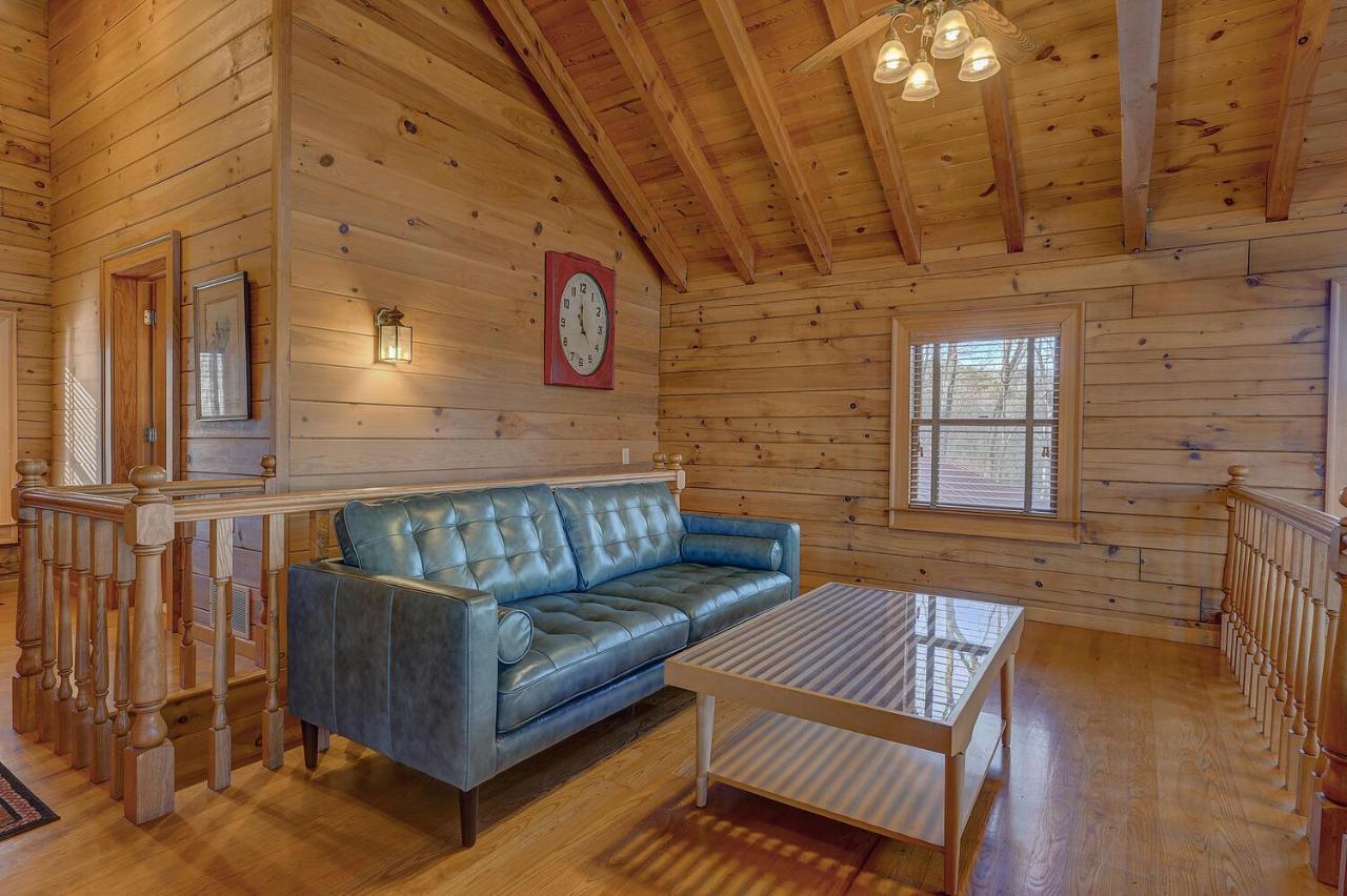 Blue Ridge Bliss- Spacious Cabin, Pets, Hot Tub! エクステリア 写真