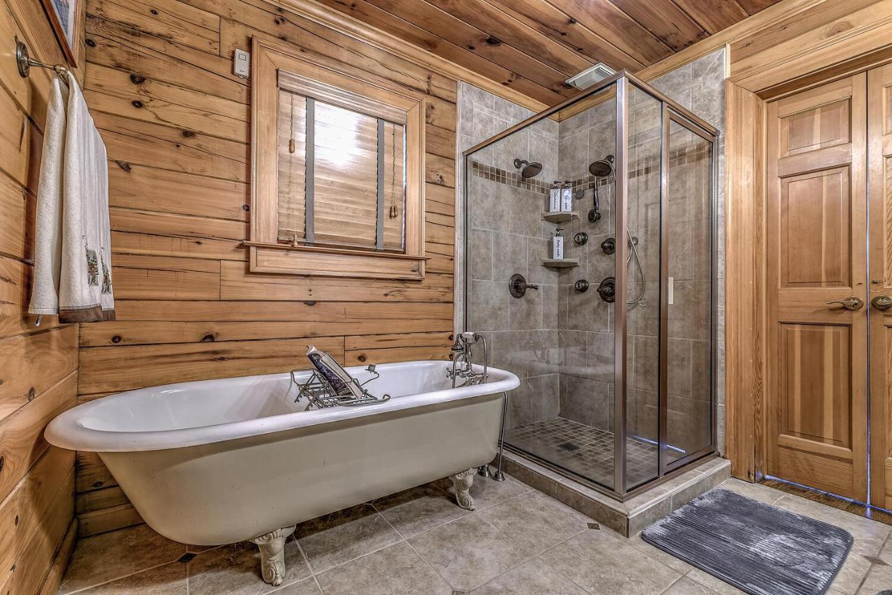 Blue Ridge Bliss- Spacious Cabin, Pets, Hot Tub! エクステリア 写真