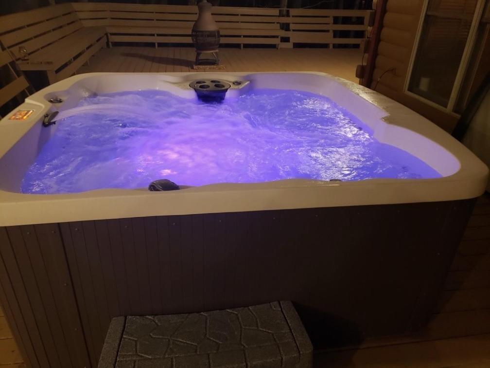 Blue Ridge Bliss- Spacious Cabin, Pets, Hot Tub! エクステリア 写真