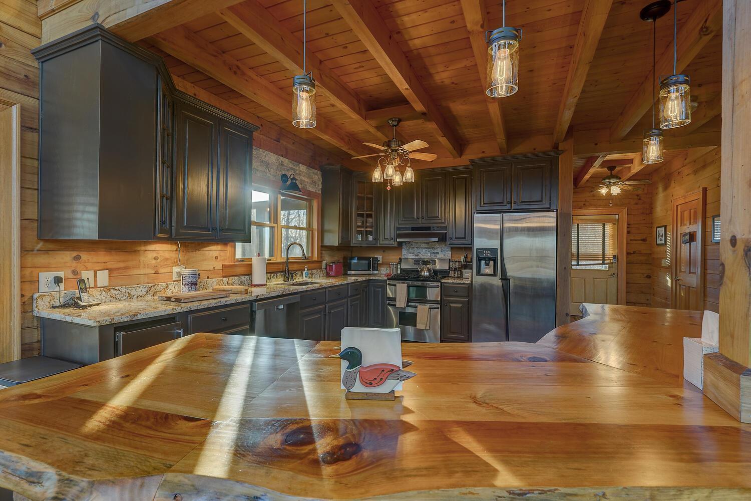Blue Ridge Bliss- Spacious Cabin, Pets, Hot Tub! エクステリア 写真